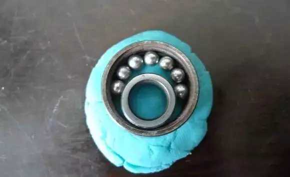 照圖中顯示上的布局調節(jié)好位置